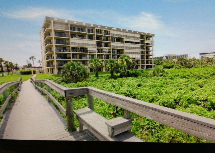 1 Bedroom Condo Rental in Cocoa Beach, FL REDUCED to 1600. TRUE